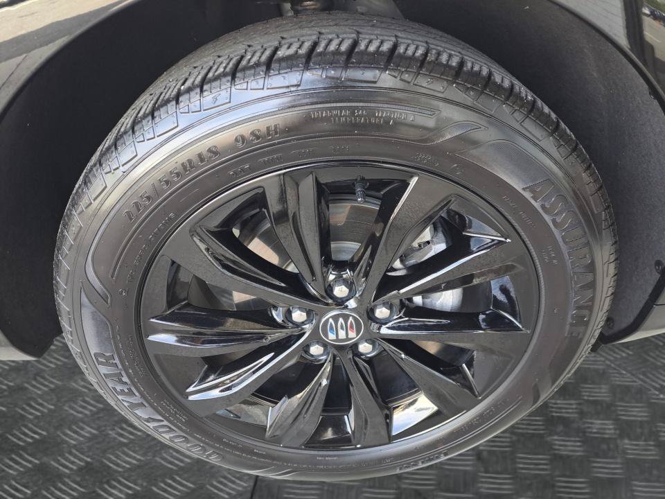 Used 2024 Buick Envista Sport Touring w/ Convenience I Package FWD image 17