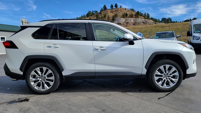 Used 2024 Toyota RAV4 XLE Premium image 4