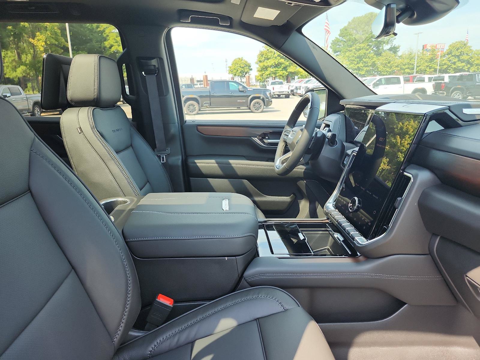 New 2026 GMC Yukon XL Denali w/ Denali Reserve Package AWD/4WD image 6