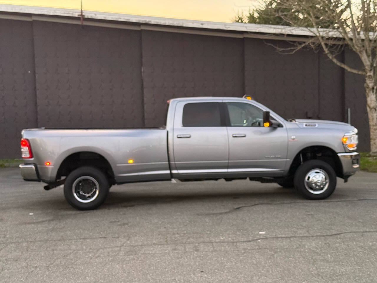Used 2021 RAM 3500 Big Horn AWD/4WD image 4