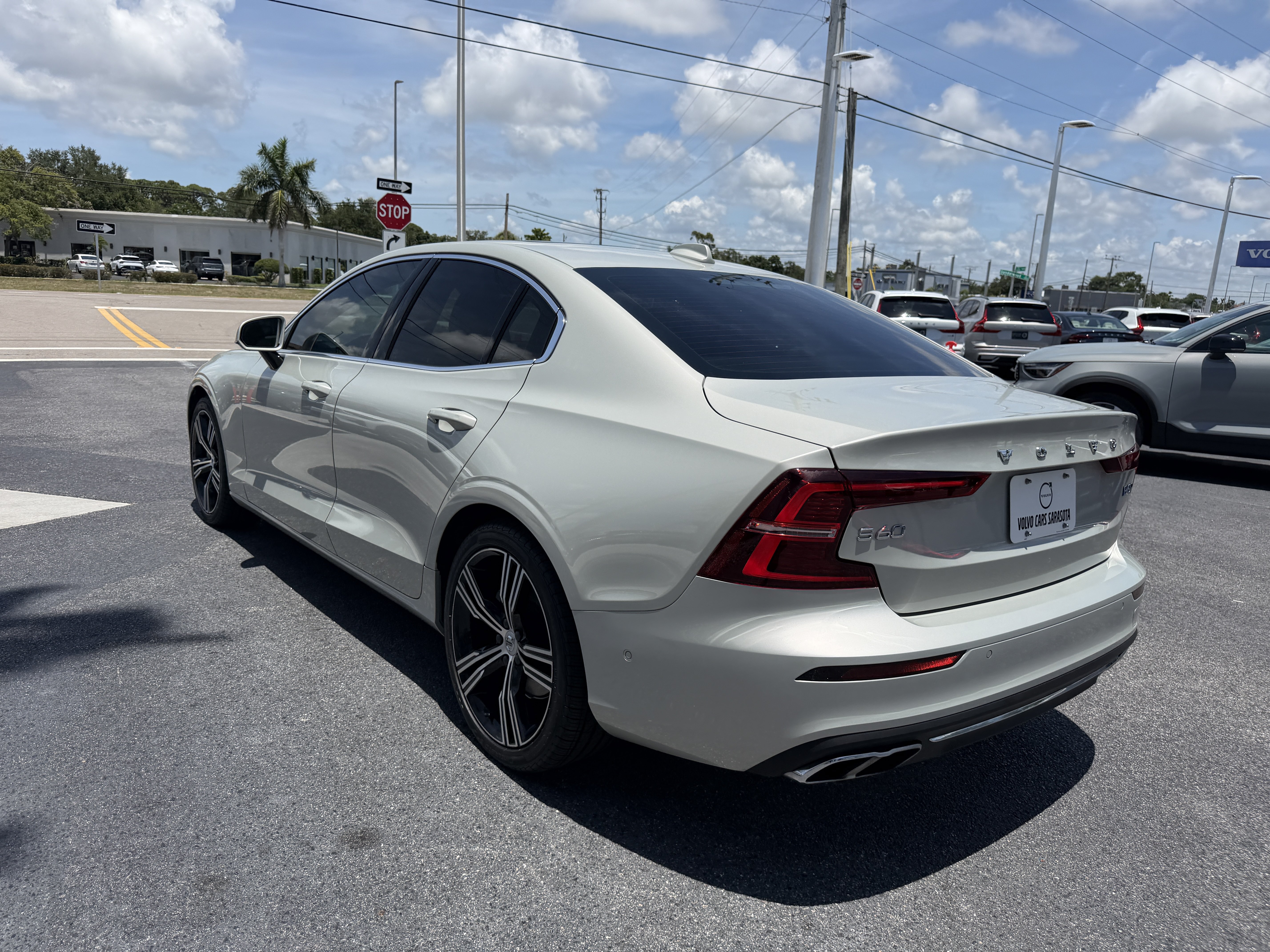 Used 2022 Volvo S60 B5 Inscription w/ Advanced Package AWD/4WD image 5