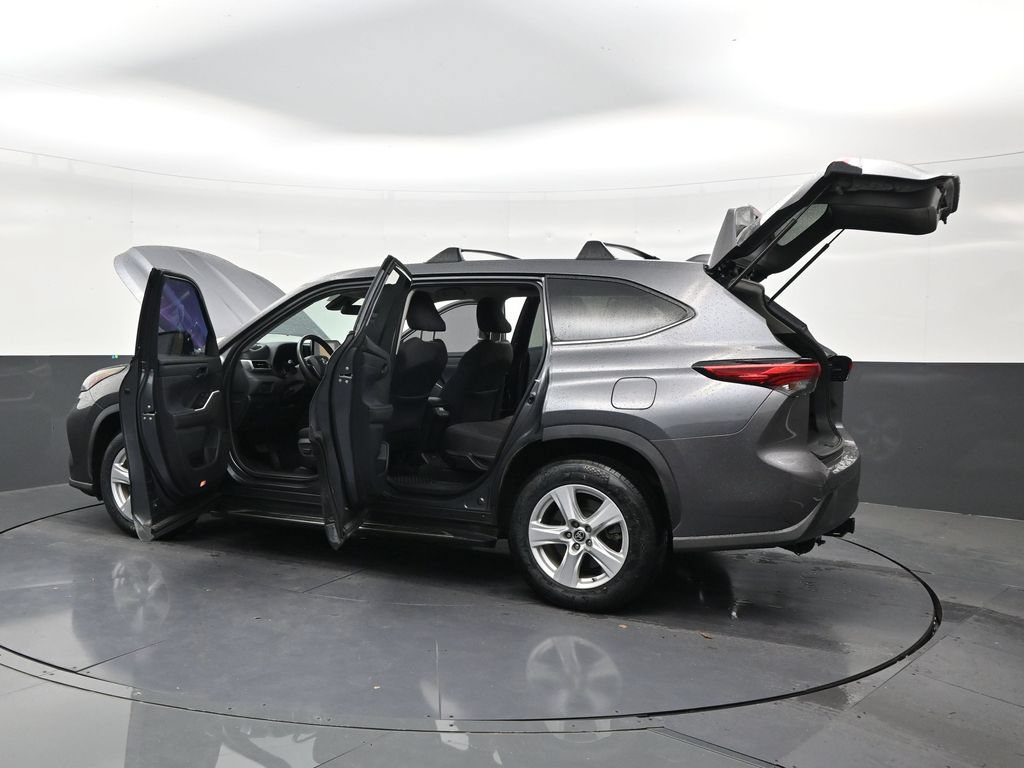 Used 2021 Toyota Highlander L FWD image 30
