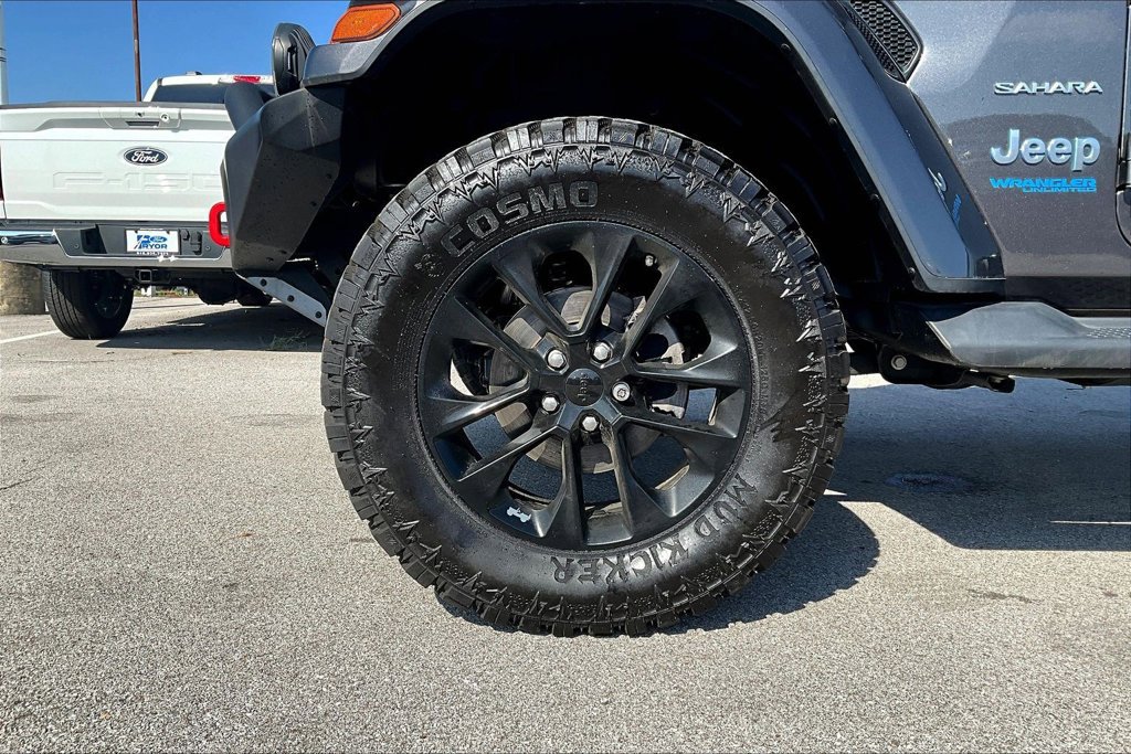 Used 2021 Jeep Wrangler Unlimited Sahara w/ Cold Weather Group AWD/4WD image 8