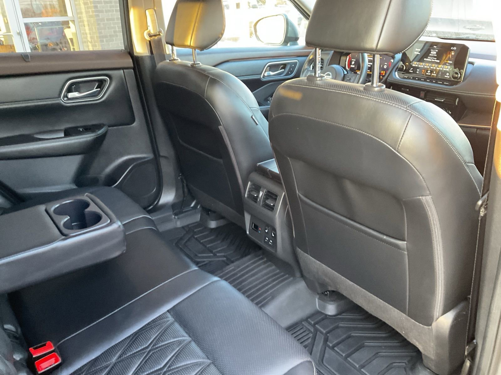 Used 2021 Nissan Rogue Platinum image 49