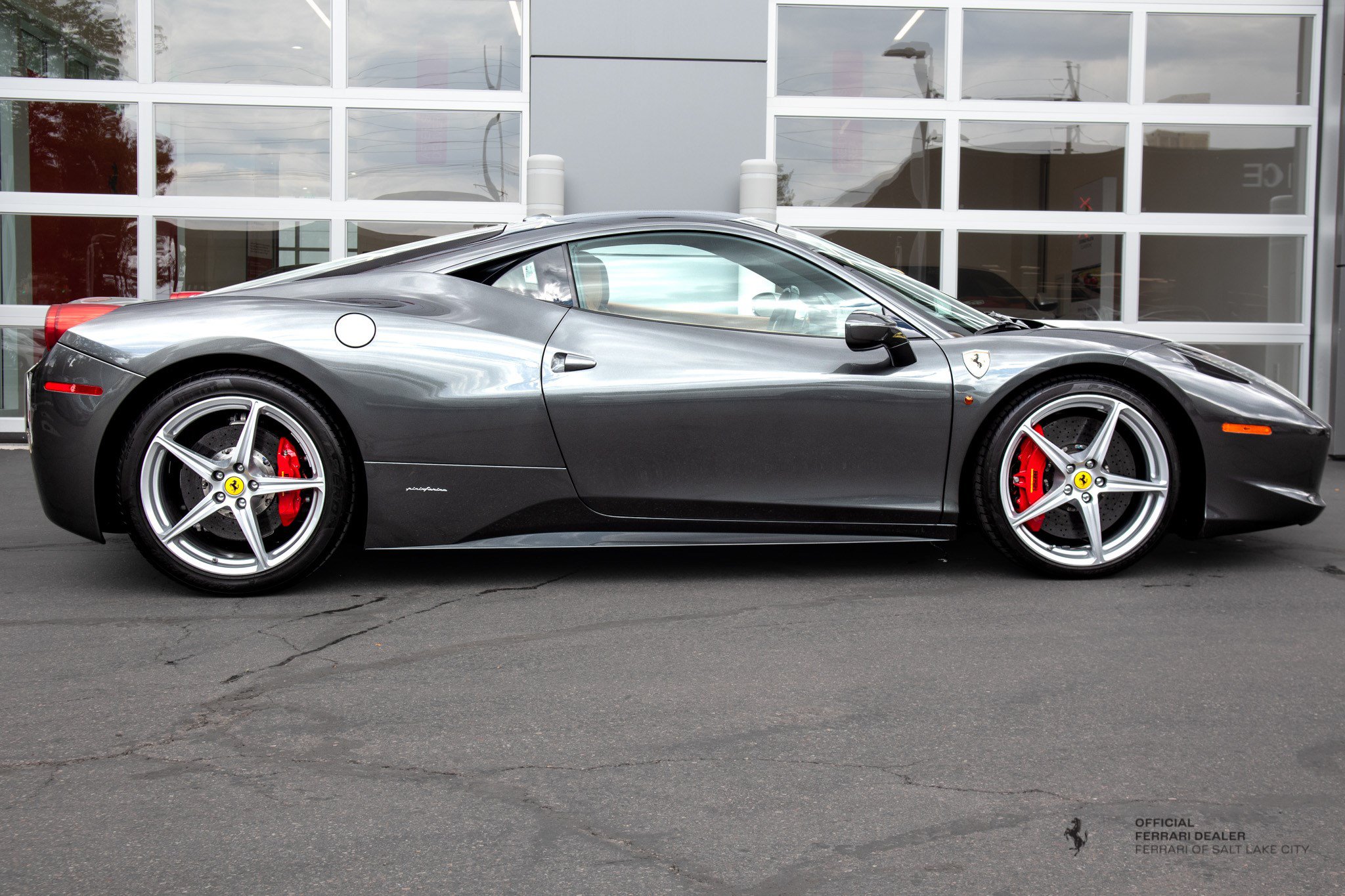 Used 2010 Ferrari 458 Italia Coupe RWD image 7
