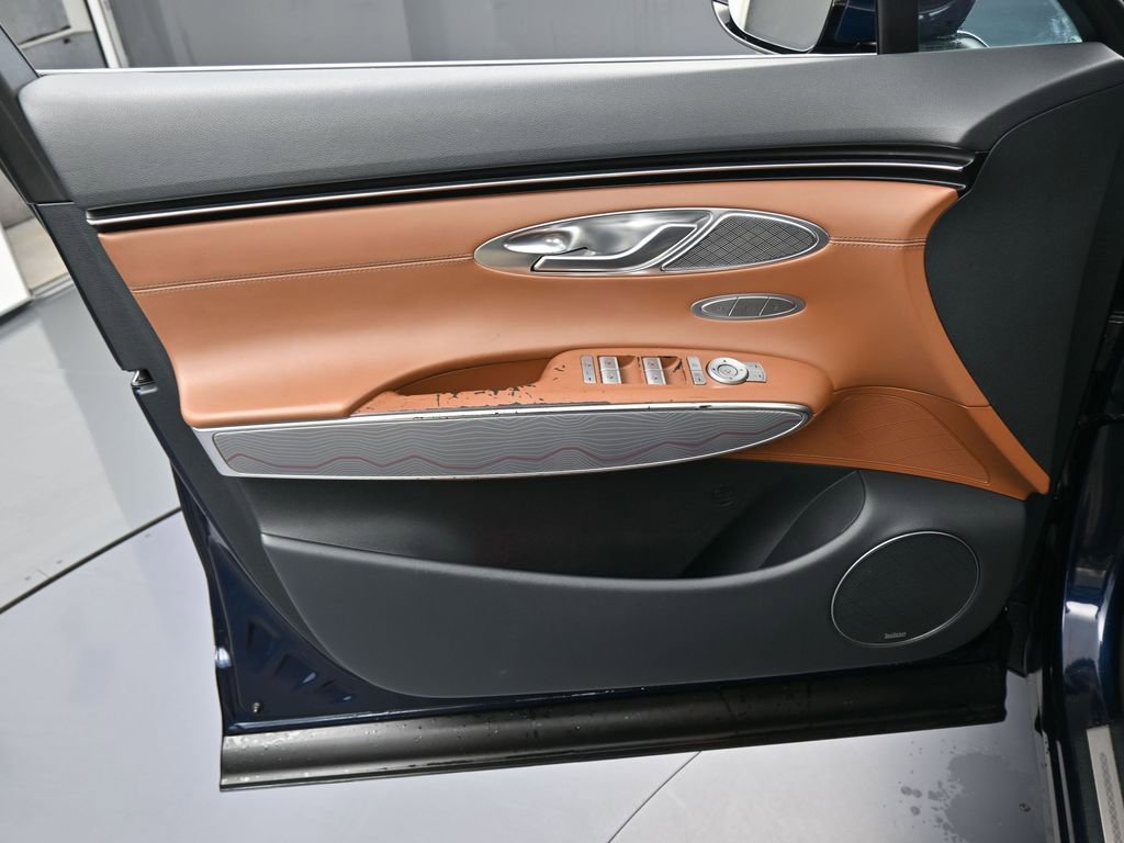 Used 2022 Genesis GV70 2.5T w/ Advanced Package image 13