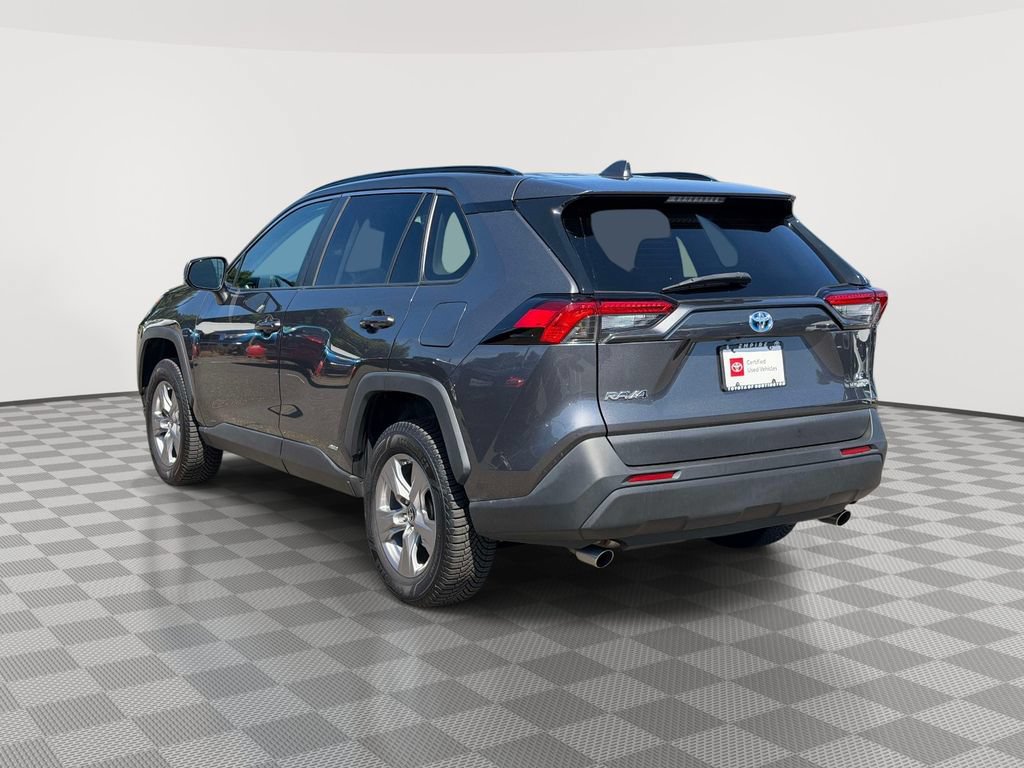 Used 2022 Toyota RAV4 LE AWD/4WD image 5