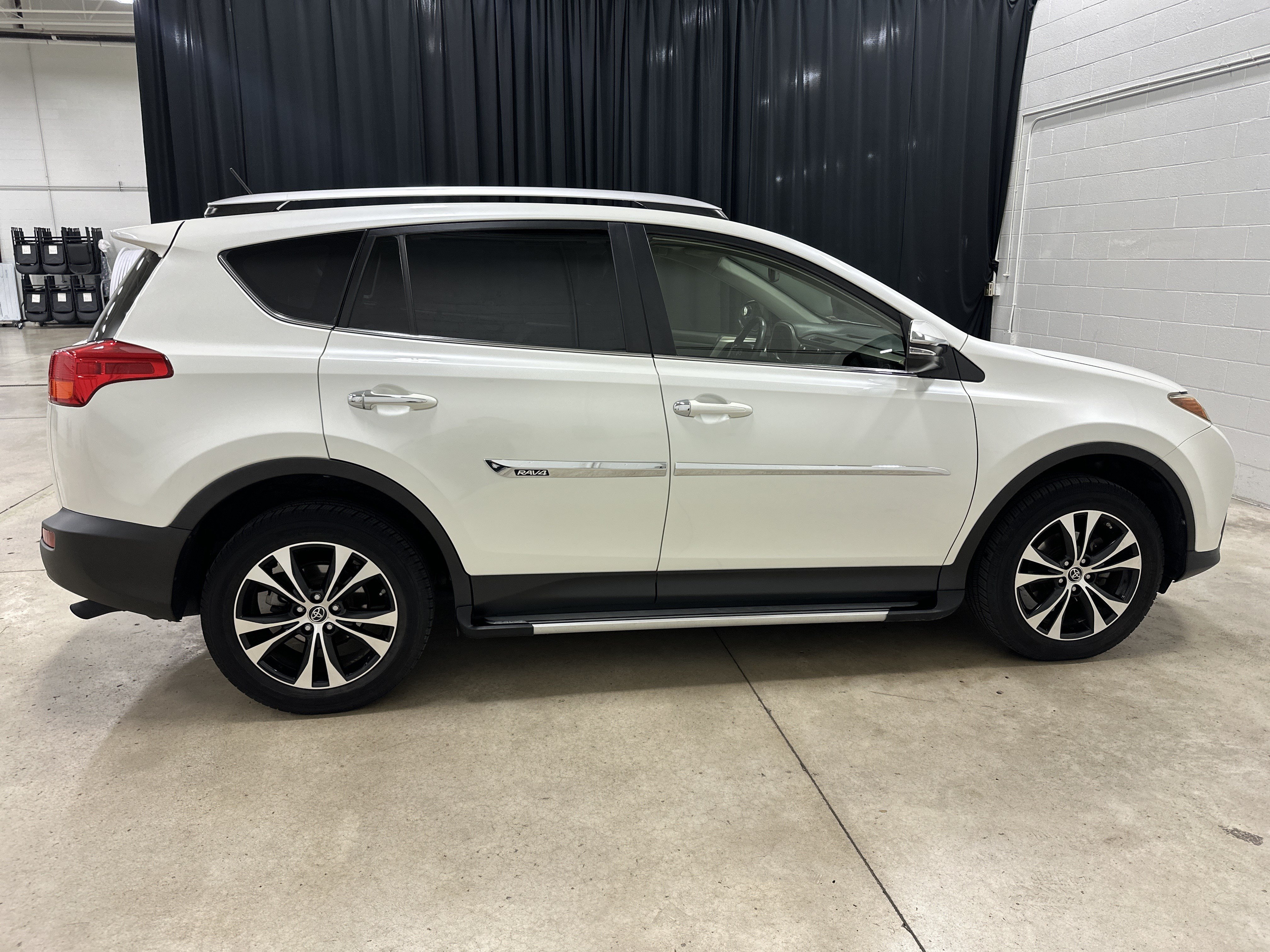 Used 2015 Toyota RAV4 Limited AWD/4WD image 12
