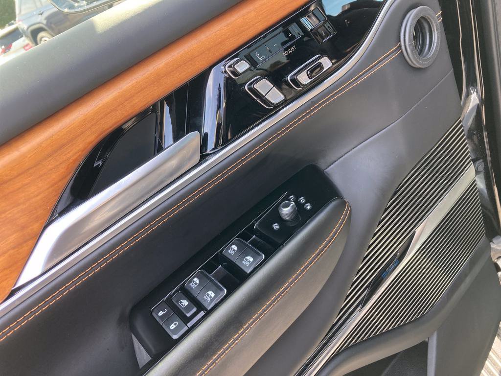 New 2024 Jeep Grand Wagoneer L Series III w/ Rear Seat Video Group 1 AWD/4WD image 12
