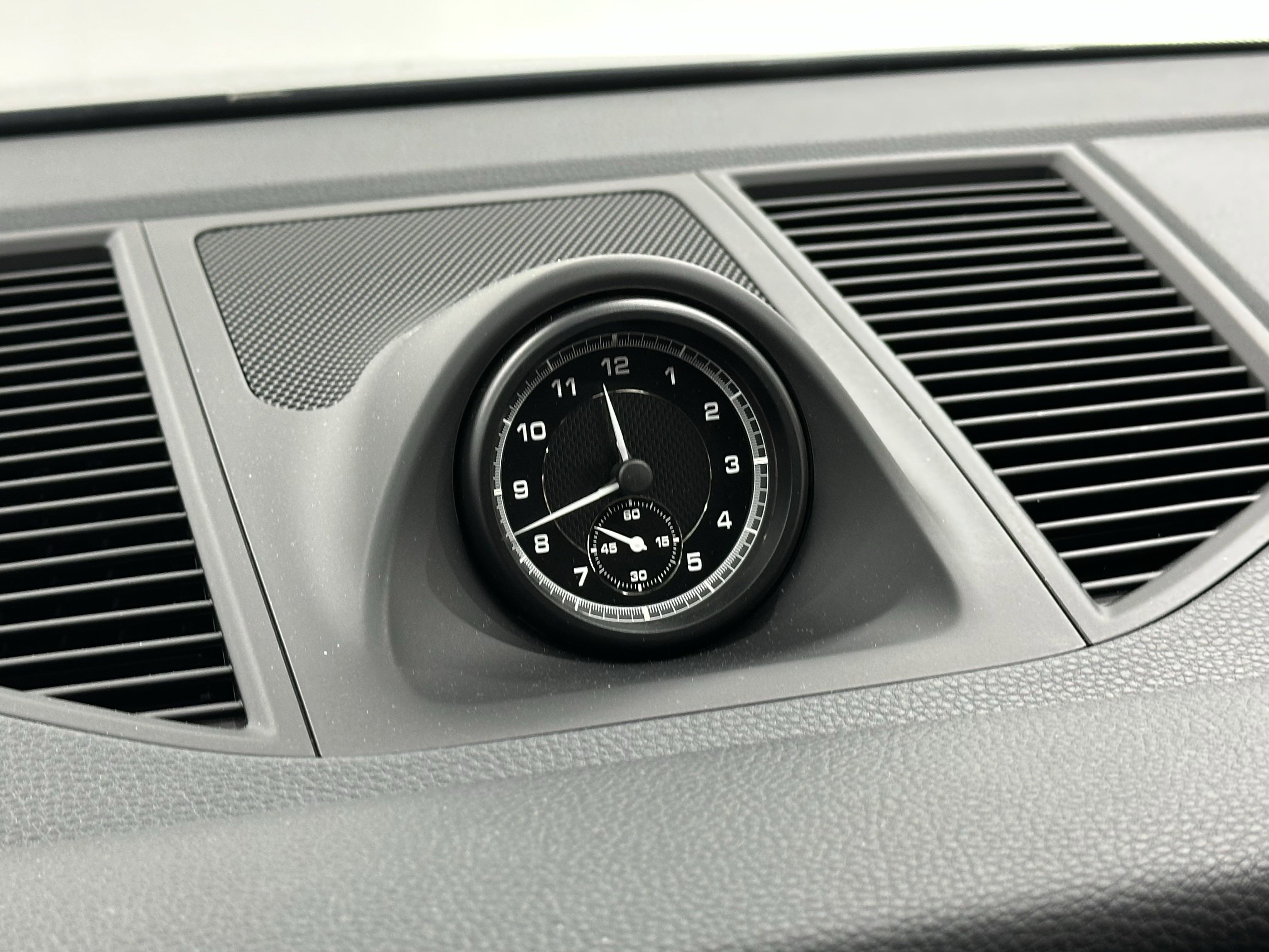 Certified 2024 Porsche Macan image 52