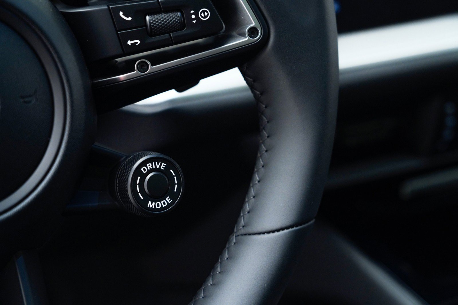 New 2026 Porsche Cayenne image 30