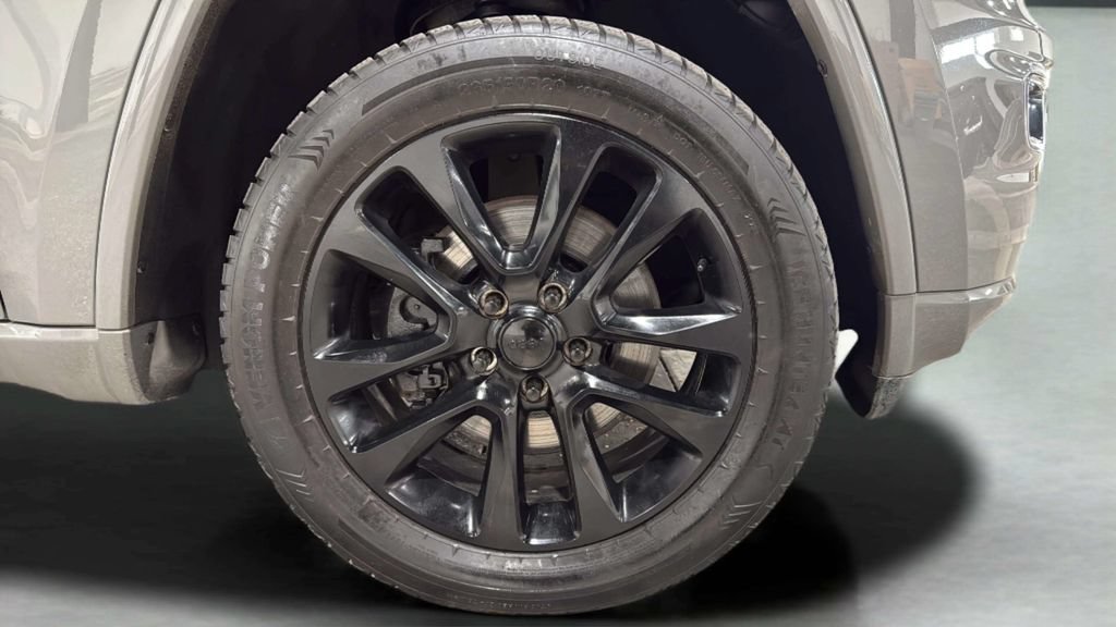 Used 2021 Jeep Grand Cherokee Altitude AWD/4WD image 38