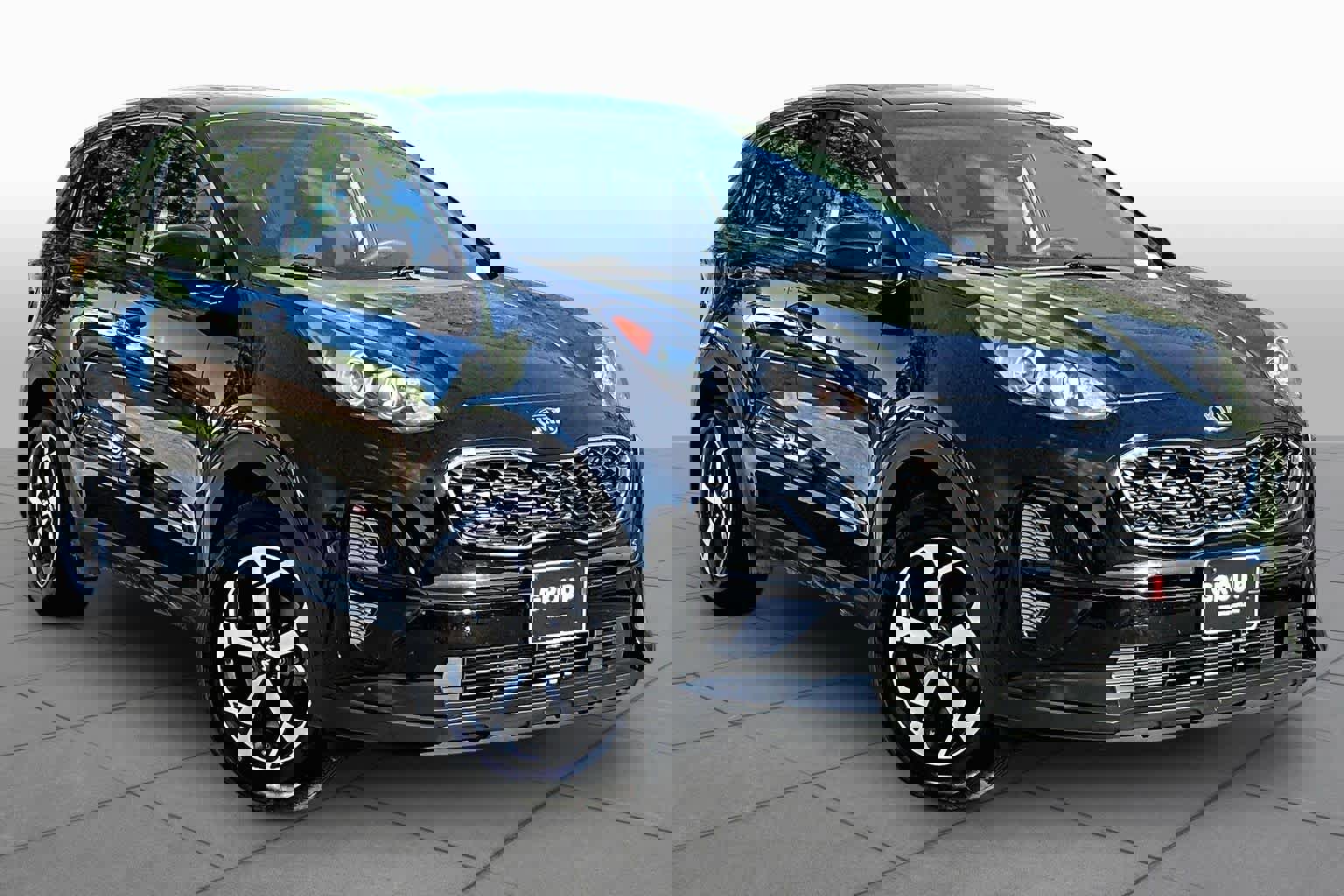 Used 2020 Kia Sportage LX image 3