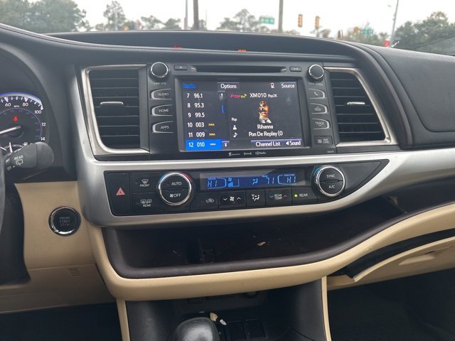 Used 2018 Toyota Highlander XLE image 11