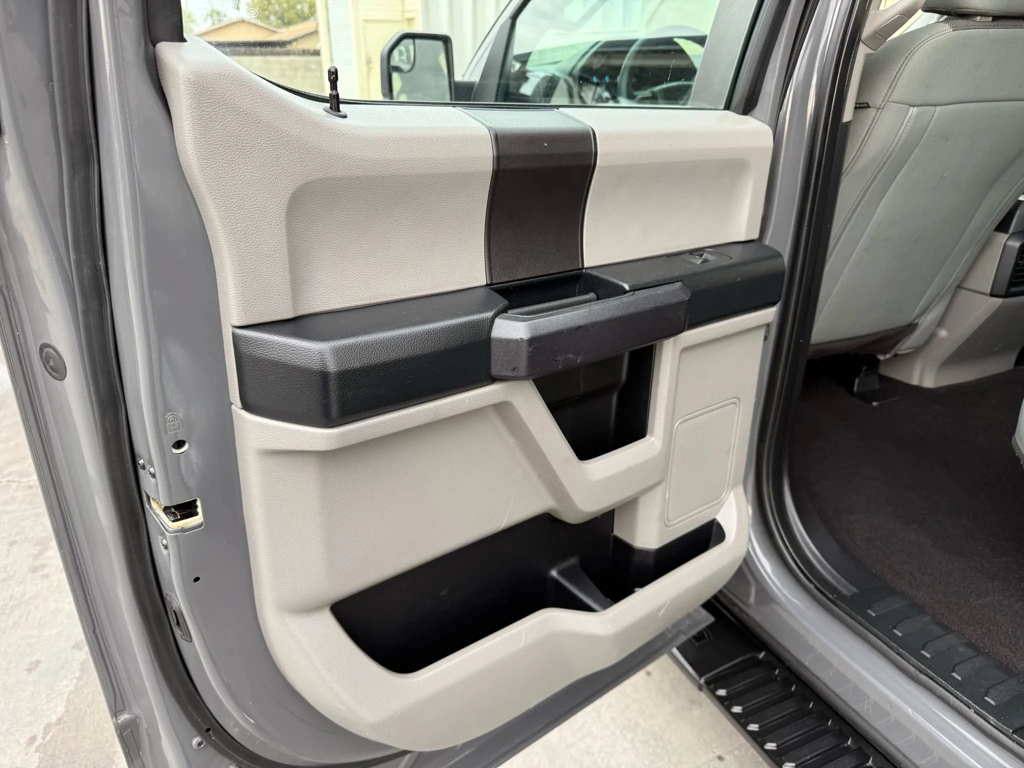 Used 2018 Ford F150 XL w/ Equipment Group 101A Mid AWD/4WD image 12