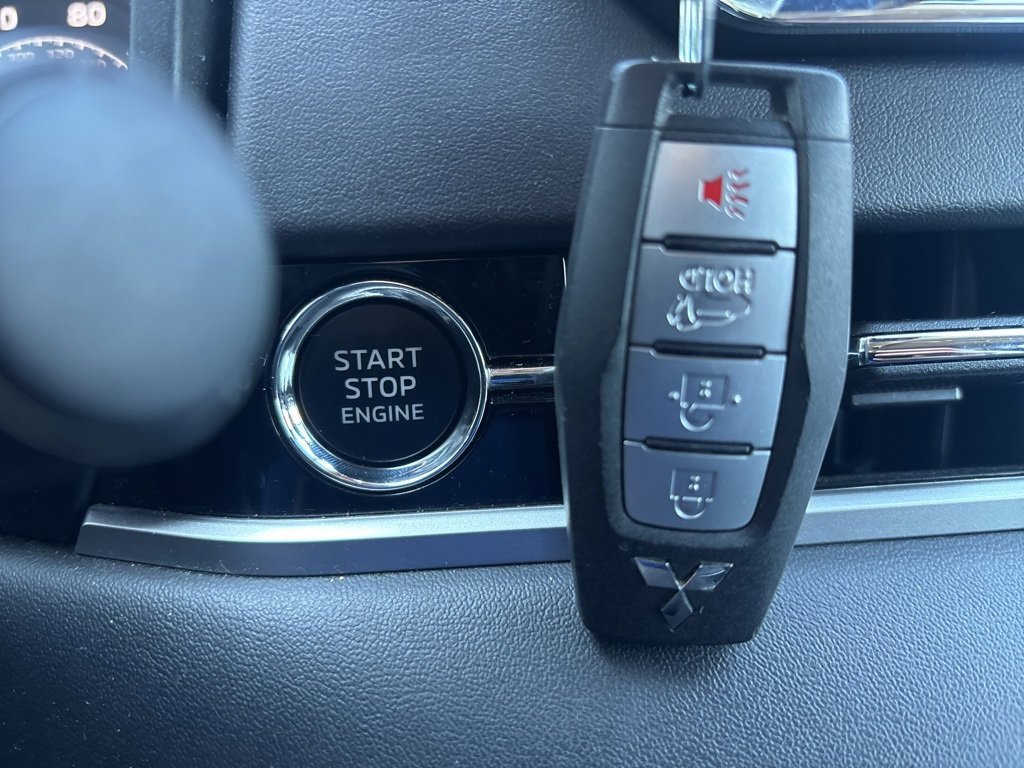 Used 2024 Mitsubishi Outlander SE image 31