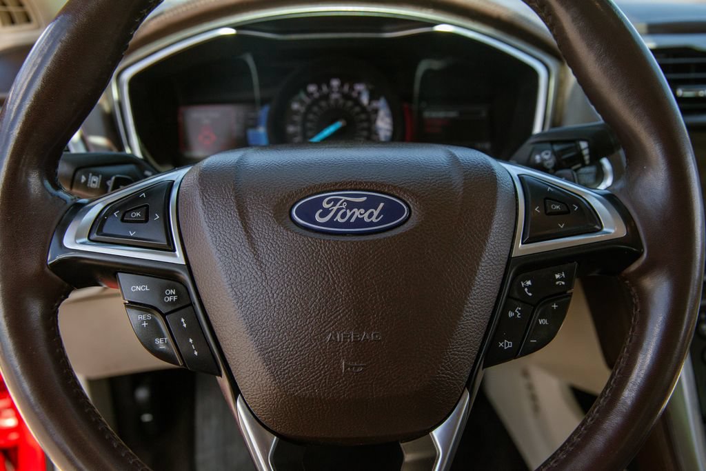Used 2018 Ford Fusion Platinum FWD image 15