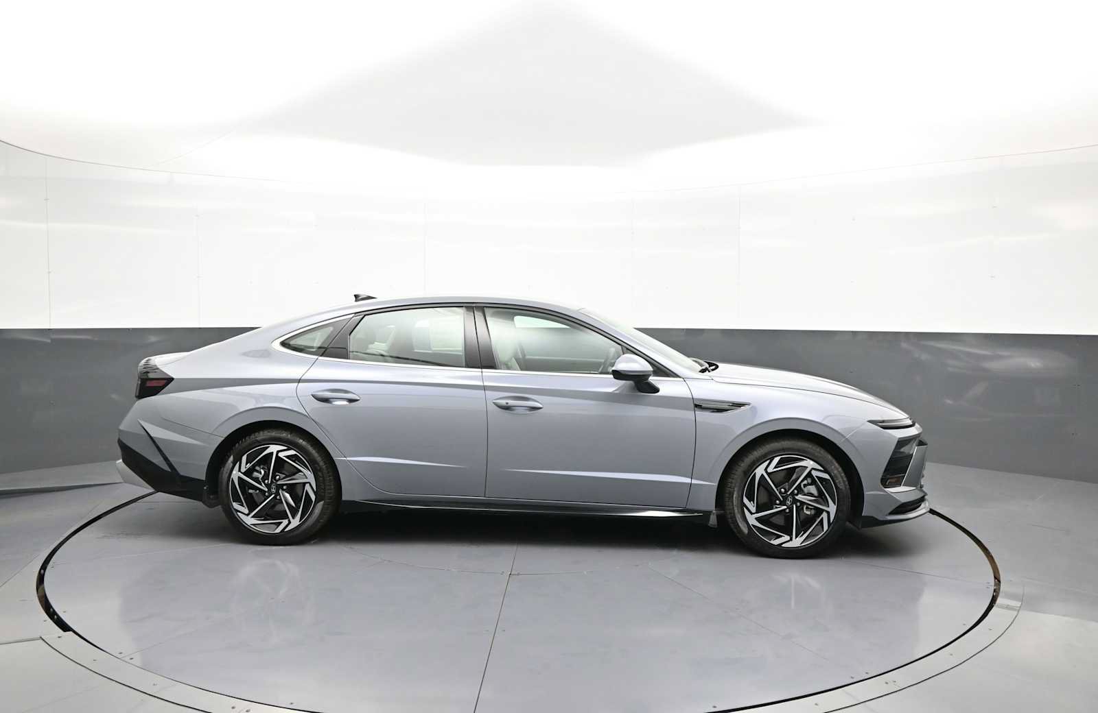 New 2026 Hyundai Sonata SEL FWD image 5