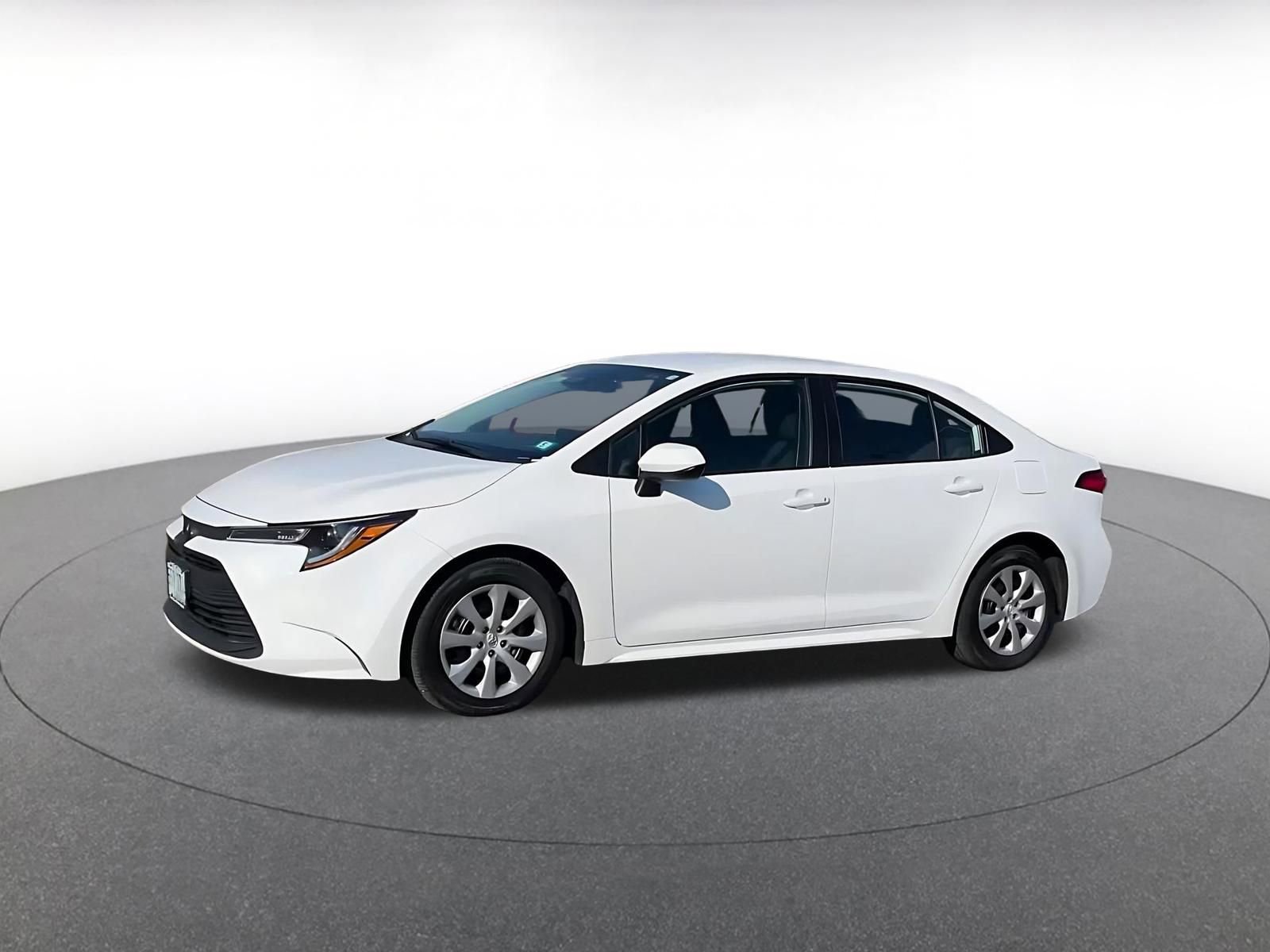 Used 2025 Toyota Corolla LE FWD image 8
