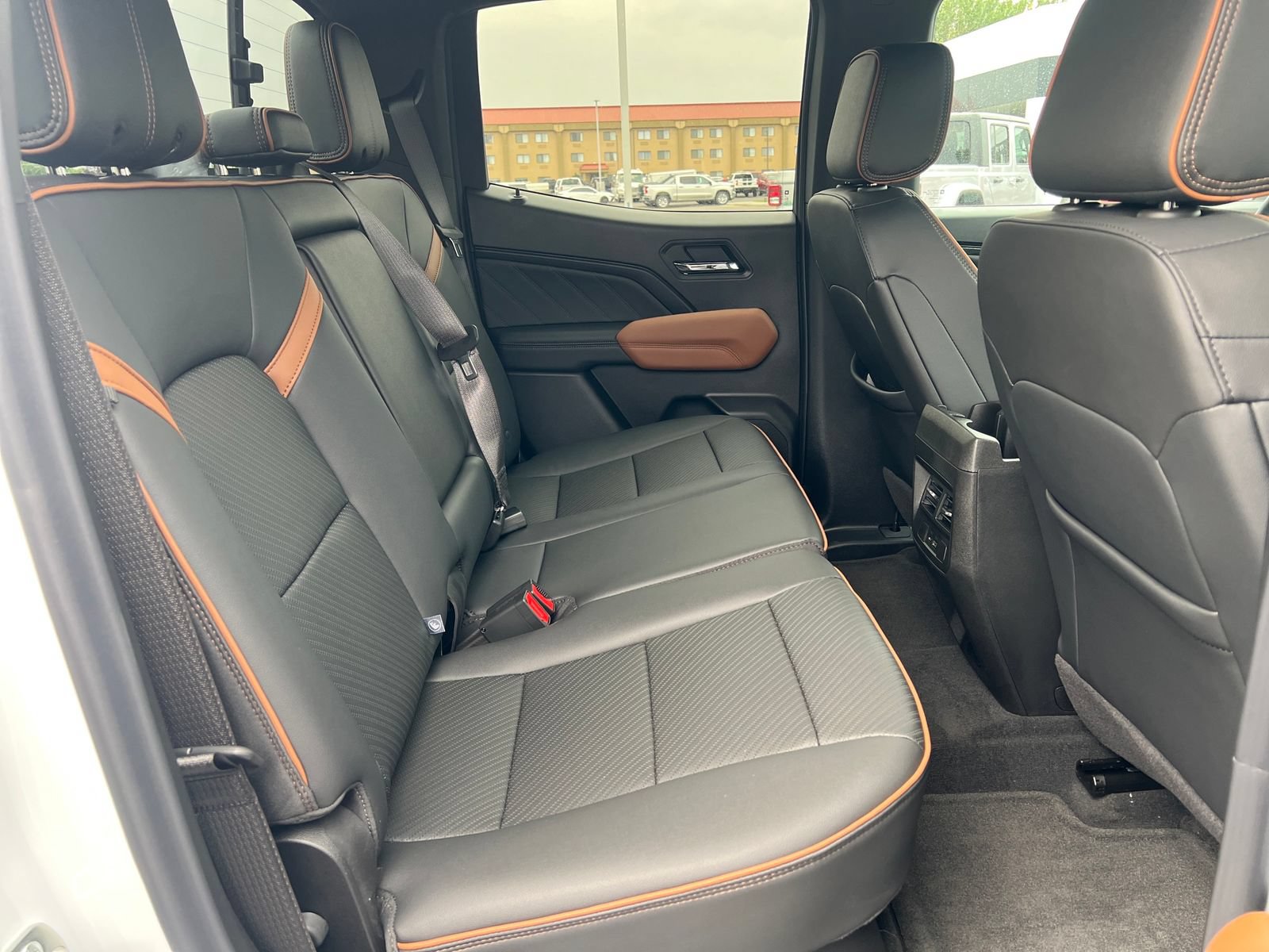 New 2026 GMC Canyon AT4 w/ AT4 Premium Package AWD/4WD image 31