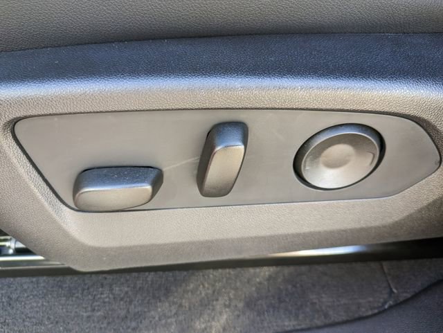 Used 2025 GMC Canyon Elevation w/ Convenience Package image 24