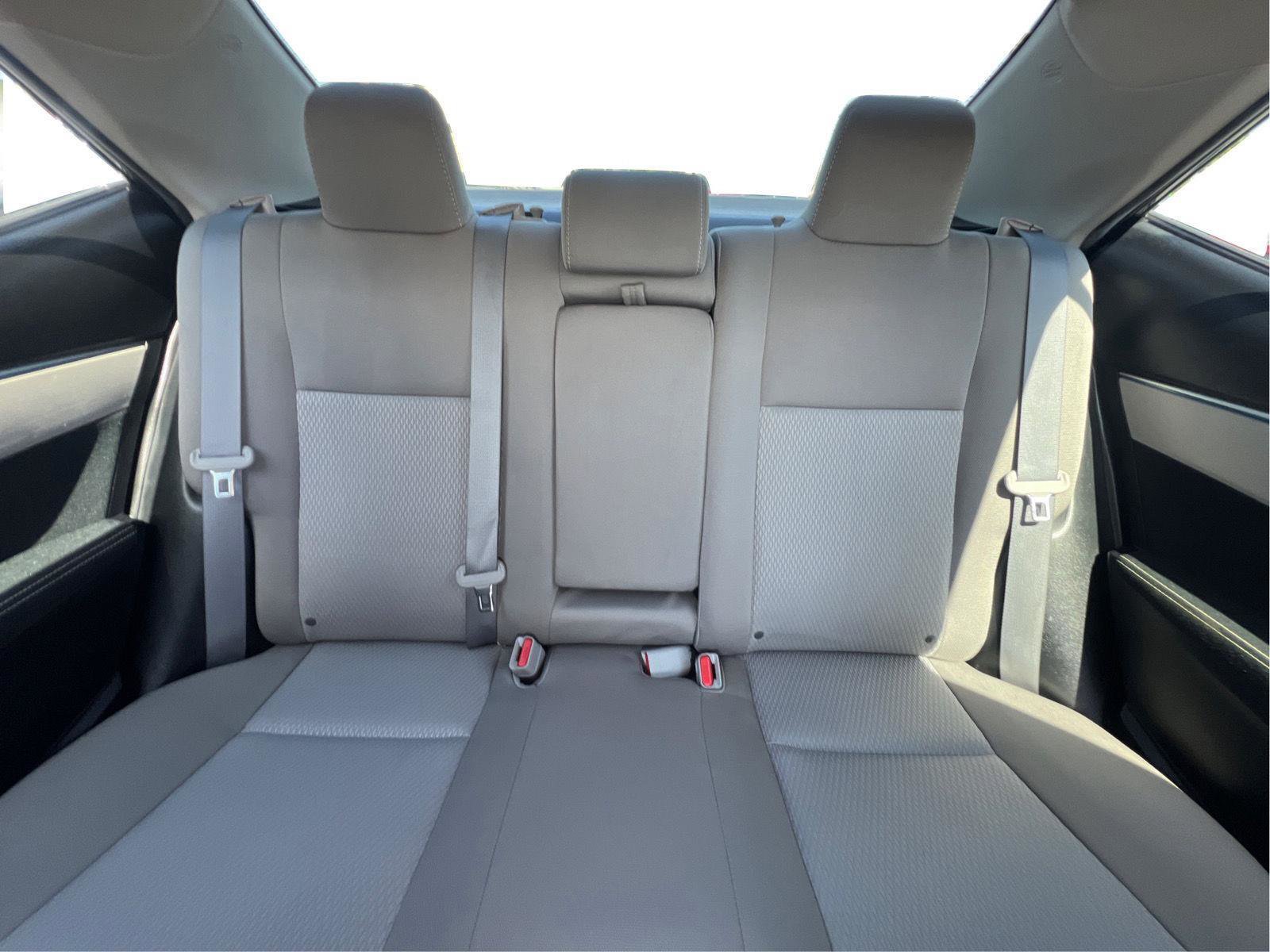 Used 2016 Toyota Corolla LE FWD image 15