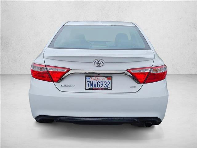 Used 2017 Toyota Camry SE w/ Moonroof Package FWD image 6