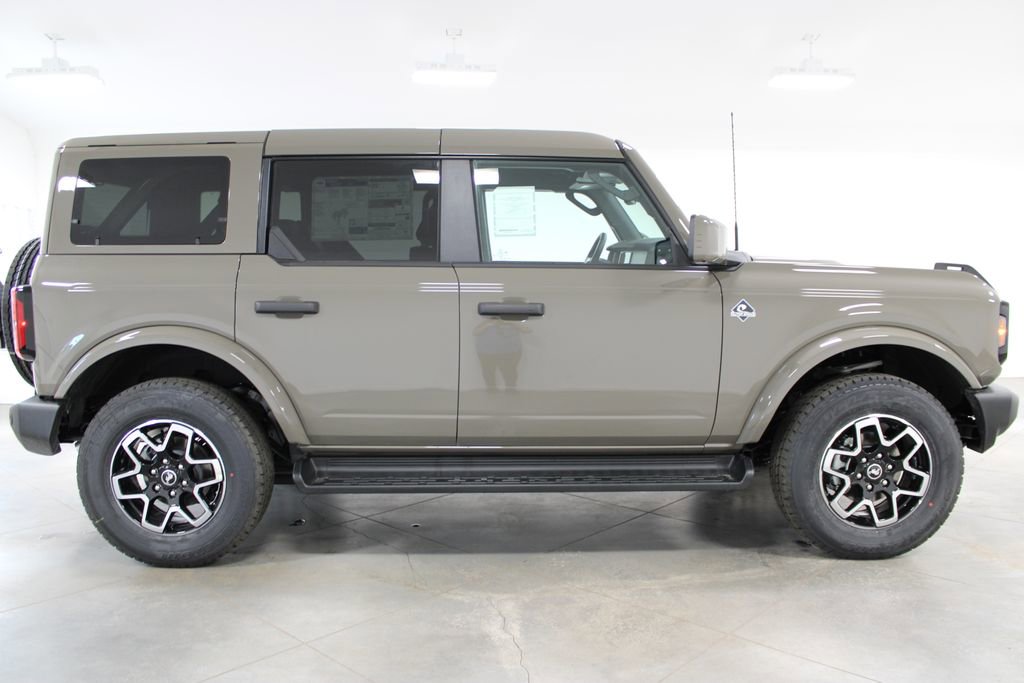 New 2026 Ford Bronco Outer Banks image 10