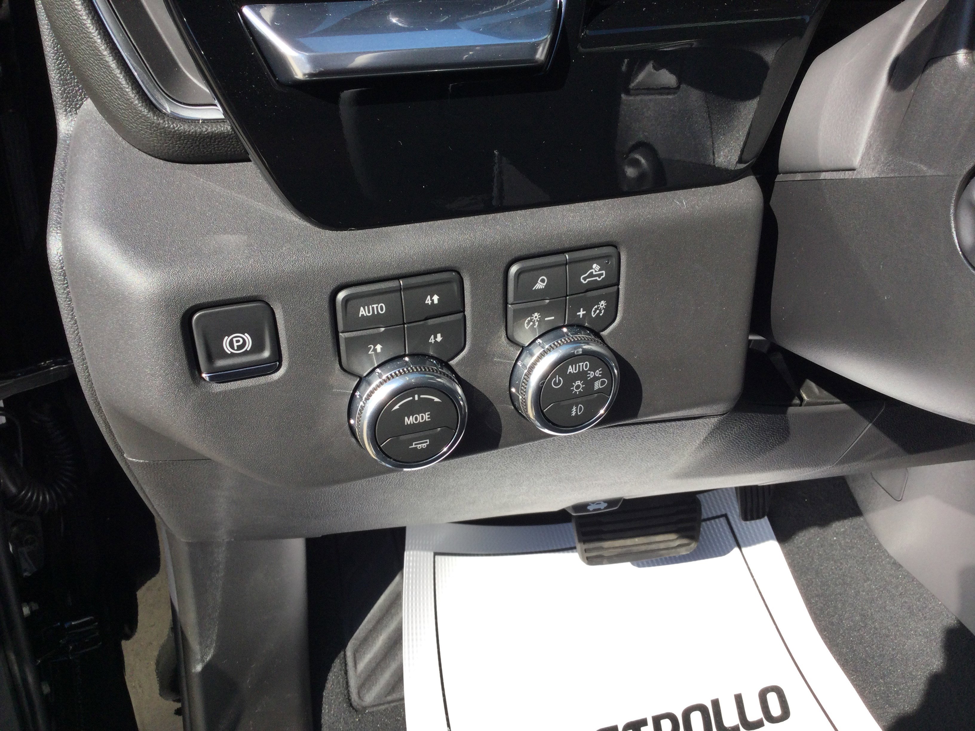 New 2026 GMC Sierra 1500 SLT w/ SLT Premium Package image 12