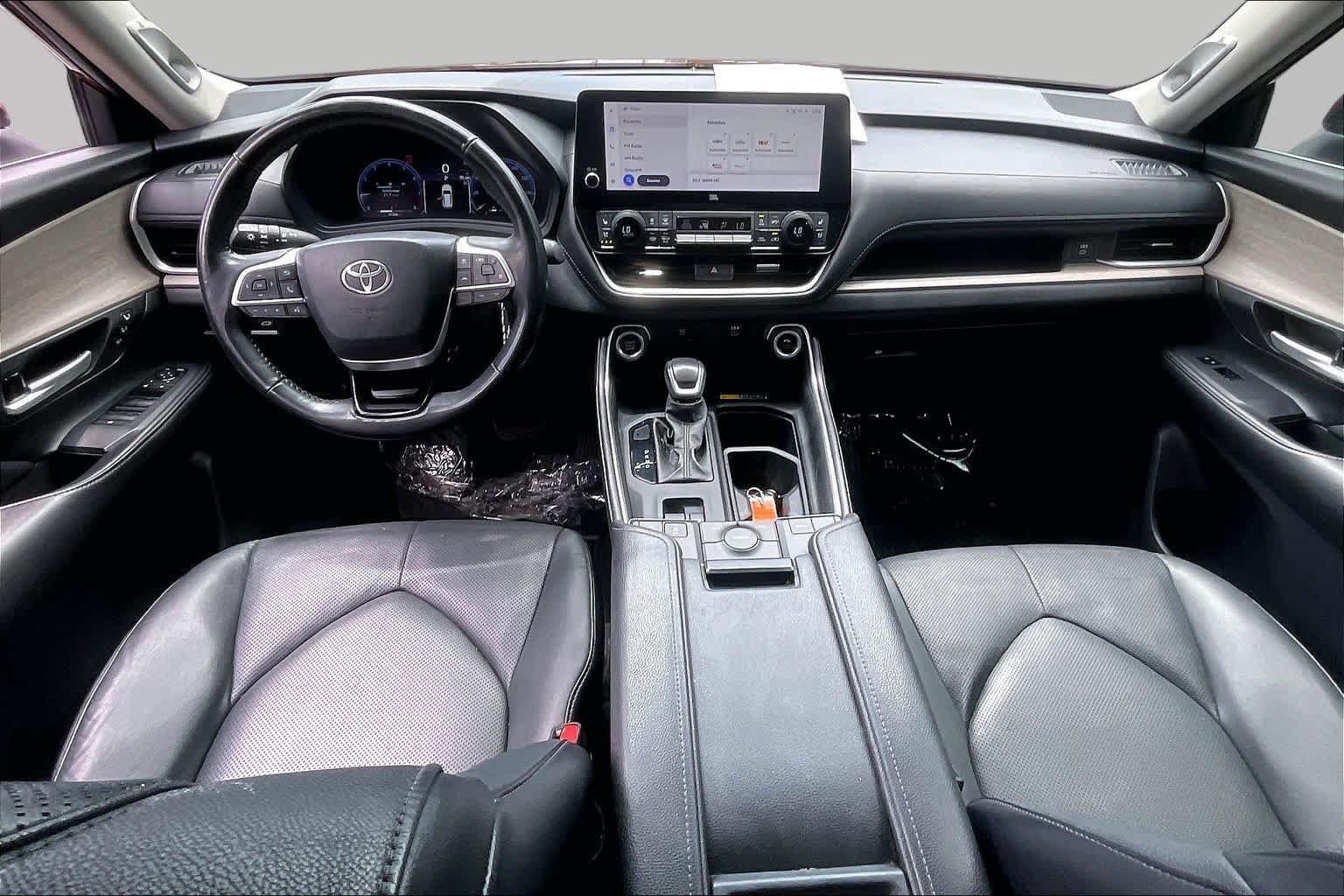 Certified 2024 Toyota Grand Highlander FWD image 16