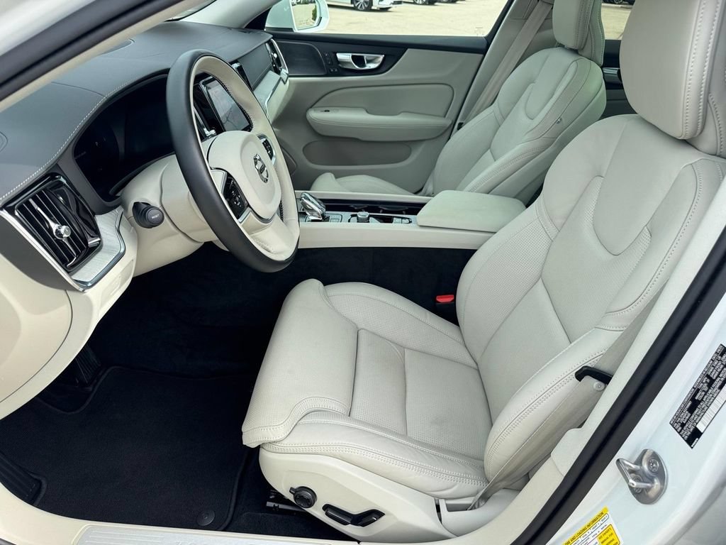 Certified 2025 Volvo V60 B5 Cross Country Ultra AWD/4WD image 8
