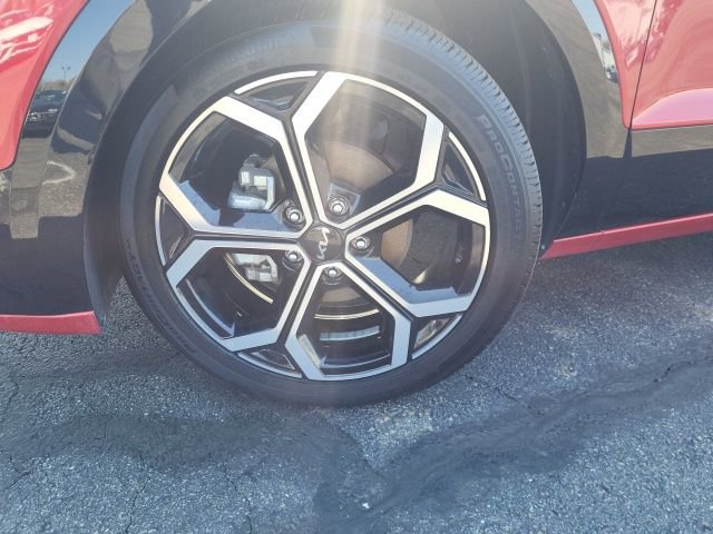 Used 2023 Kia Niro EX Touring image 12