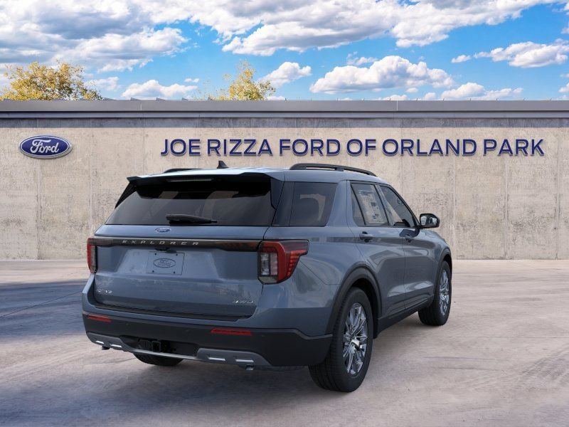 New 2026 Ford Explorer Active w/ Active Comfort Package AWD/4WD image 8