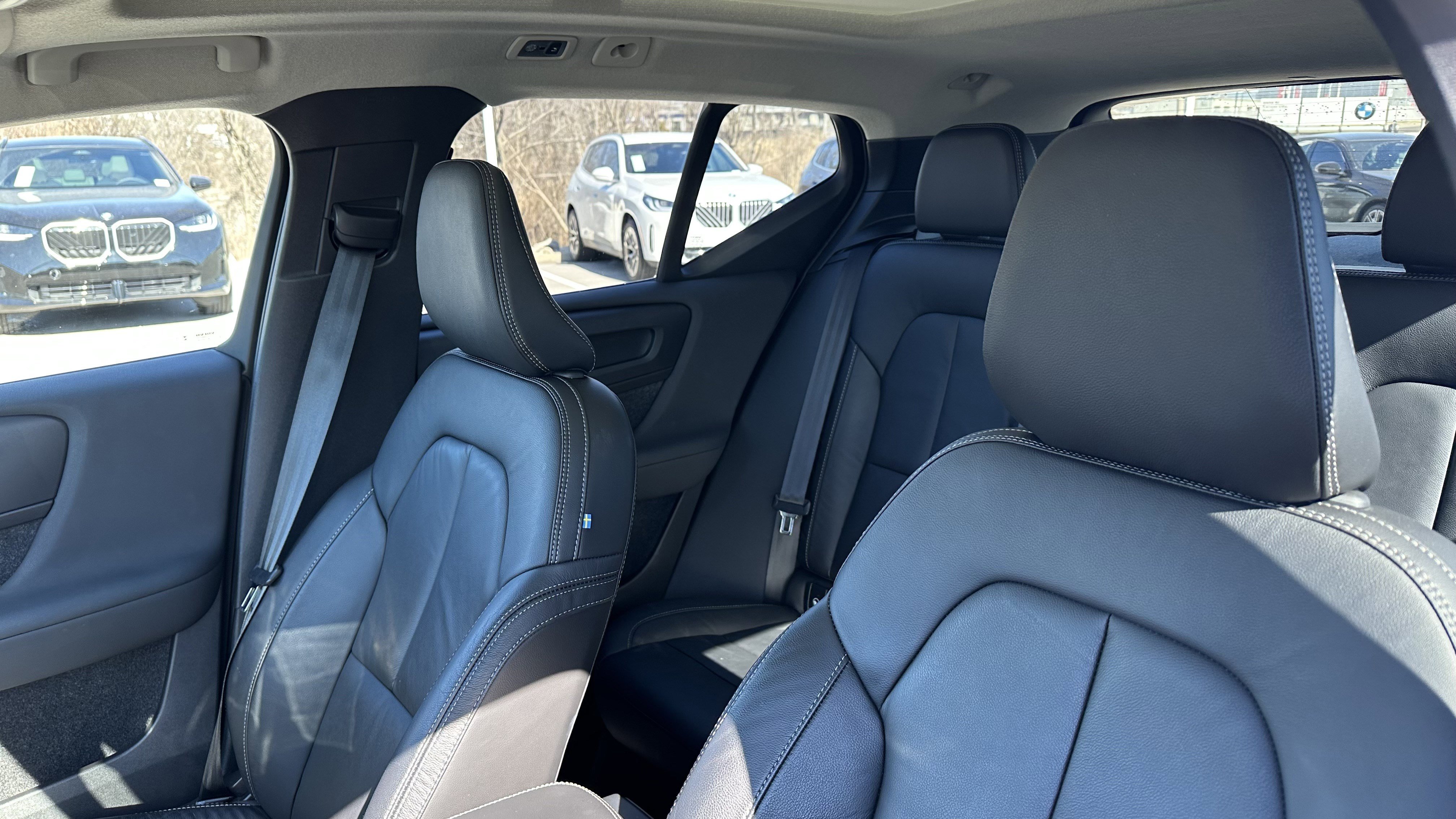 Used 2022 Volvo XC40 T5 Momentum w/ Premium Package image 18