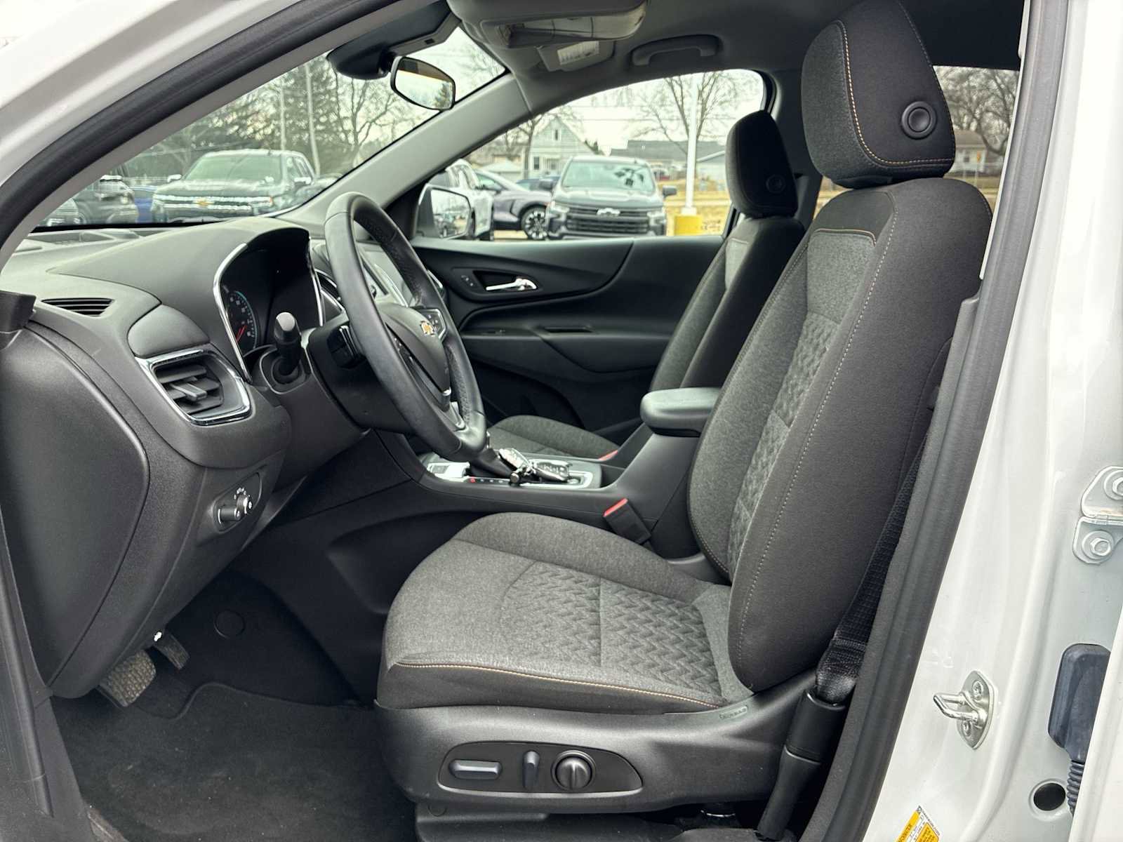 Used 2024 Chevrolet Equinox LT image 18
