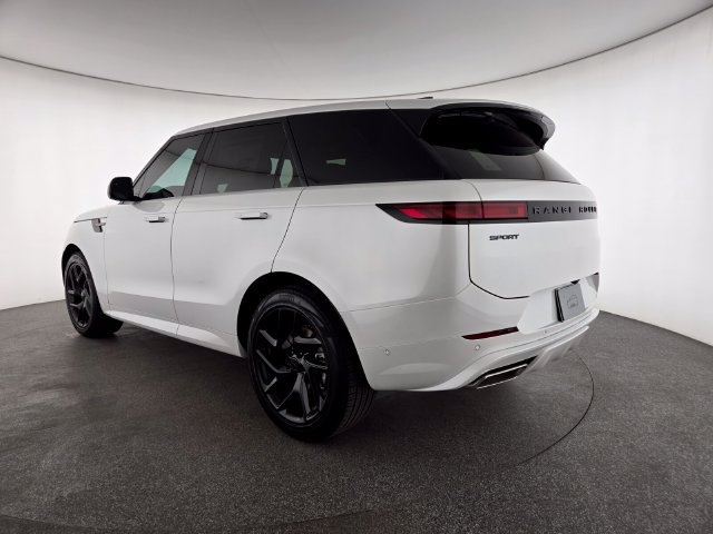 New 2026 Land Rover Range Rover Sport Dynamic SE AWD/4WD image 16