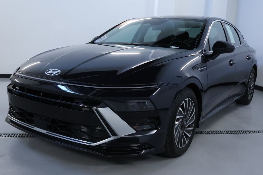 Used 2025 Hyundai Sonata SEL FWD image 4