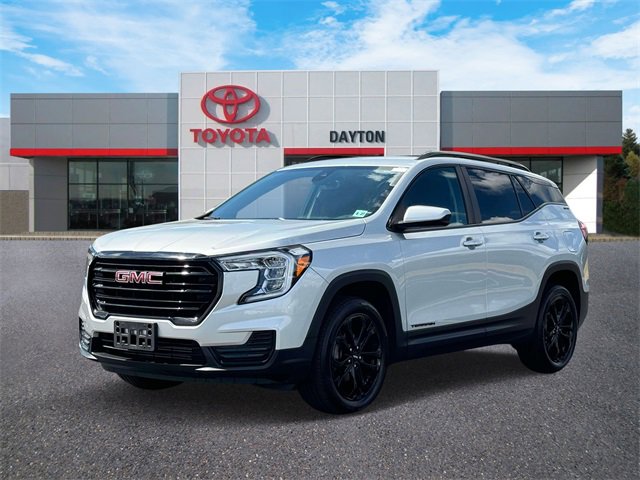 Used 2022 GMC Terrain SLE w/ Elevation Edition image 2
