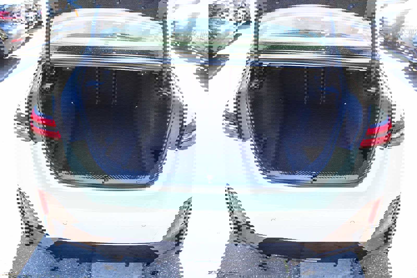 Used 2025 BMW 530i w/ M Sport Package image 25