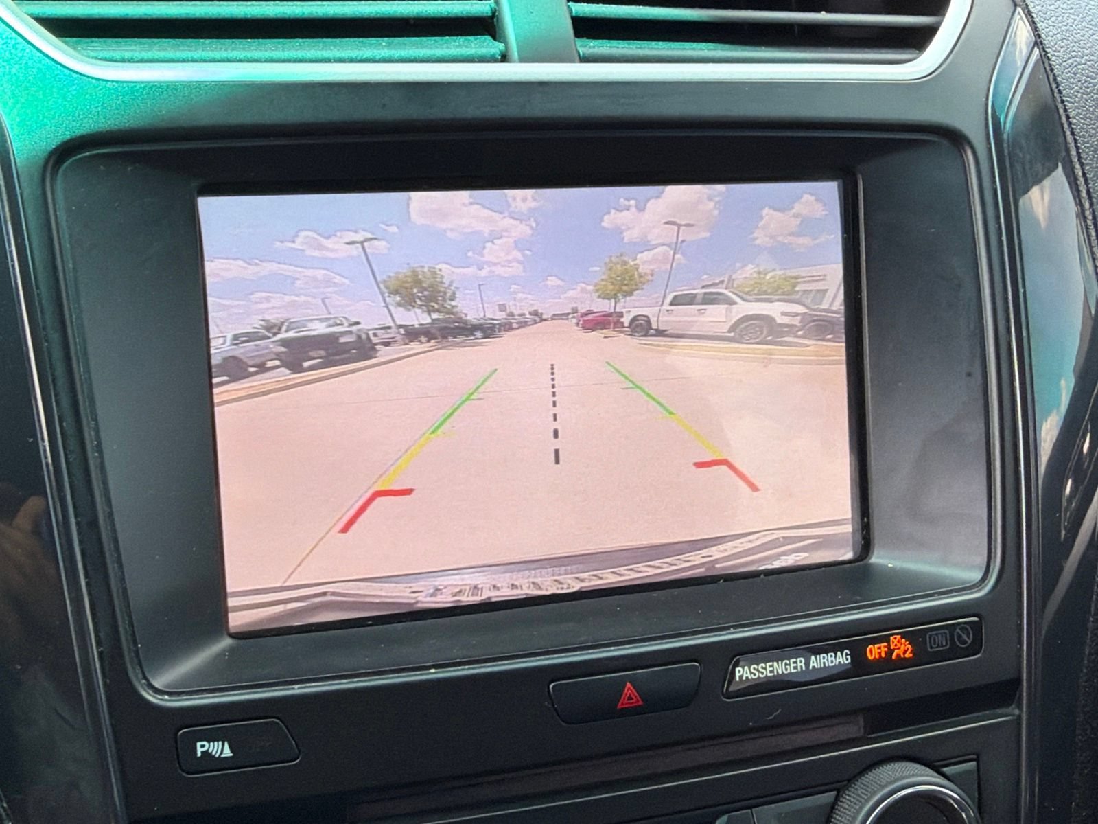 Used 2017 Ford Explorer XLT w/ Equipment Group 202A FWD image 21