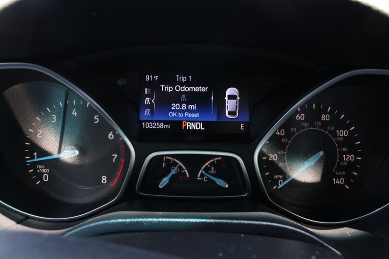 Used 2018 Ford Focus SE w/ Cold Weather Package FWD image 7