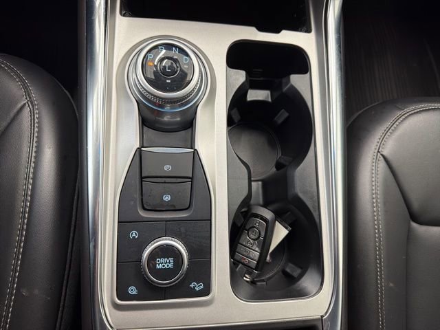 Used 2024 Ford Explorer XLT w/ Equipment Group 202A image 25
