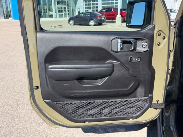 Used 2025 Jeep Wrangler Unlimited Rubicon AWD/4WD image 24