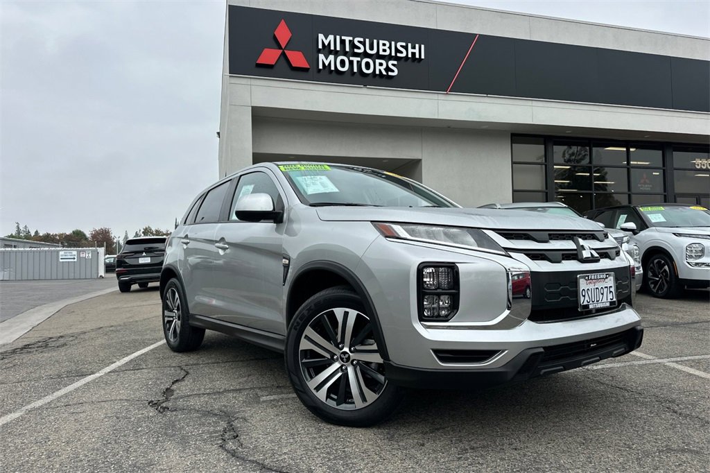 Used 2025 Mitsubishi Outlander Sport ES image 2