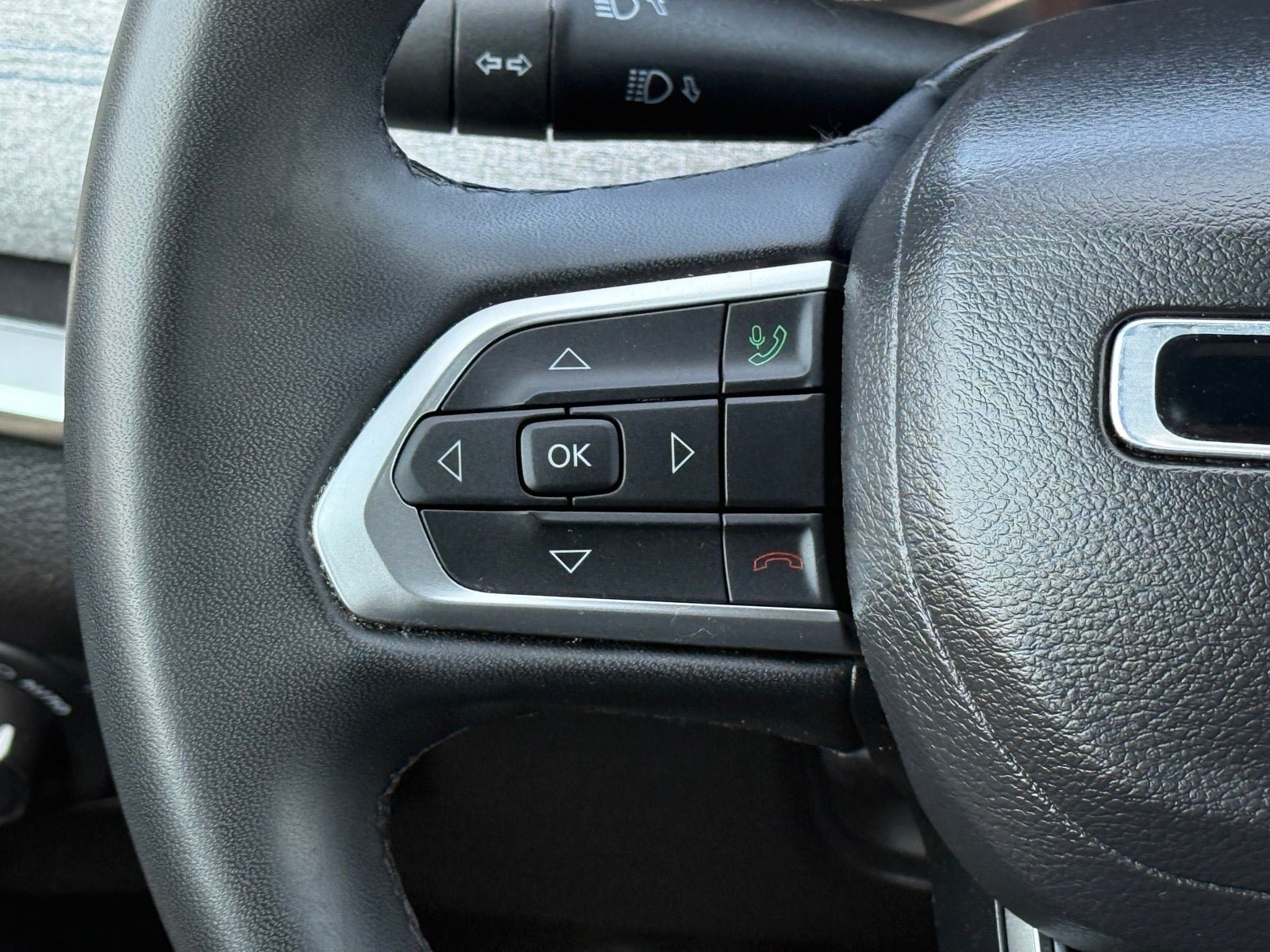 Used 2024 Jeep Compass Latitude AWD/4WD image 21