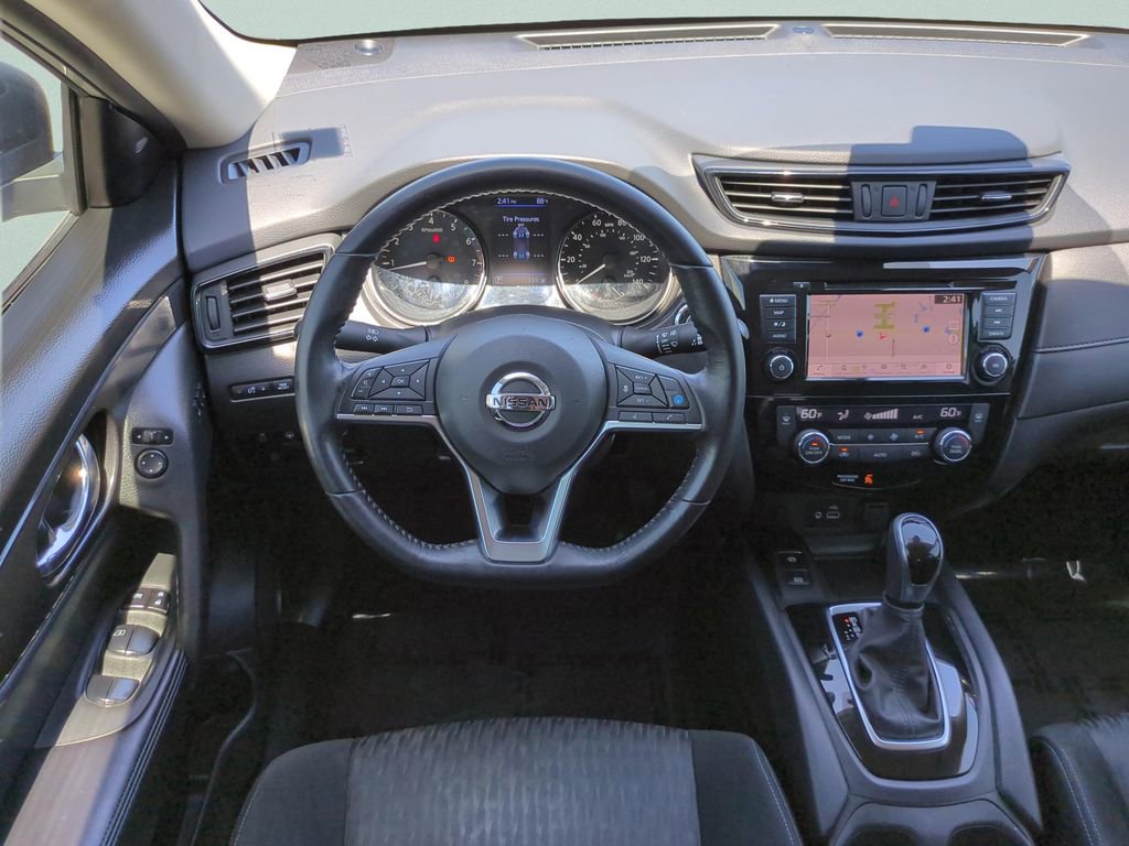 Certified 2020 Nissan Rogue SV w/ Premium Package FWD image 24