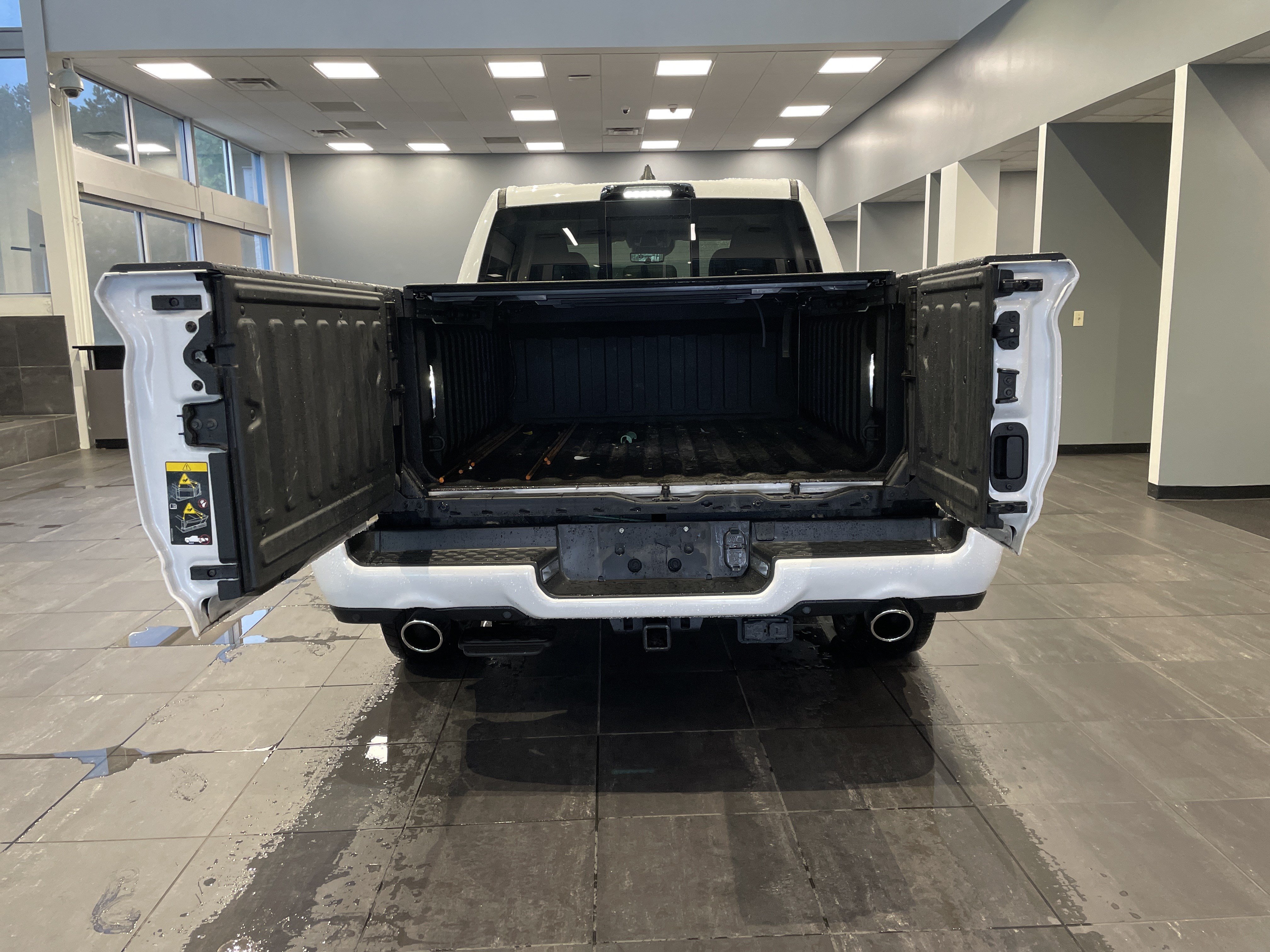 Used 2024 RAM 1500 Limited AWD/4WD image 38