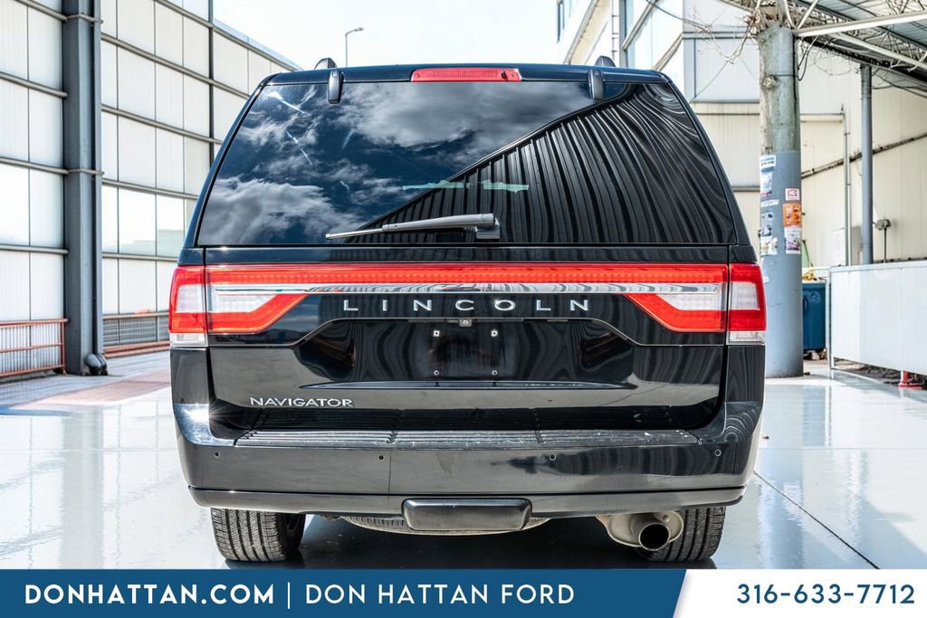 Used 2017 Lincoln Navigator Reserve RWD image 31