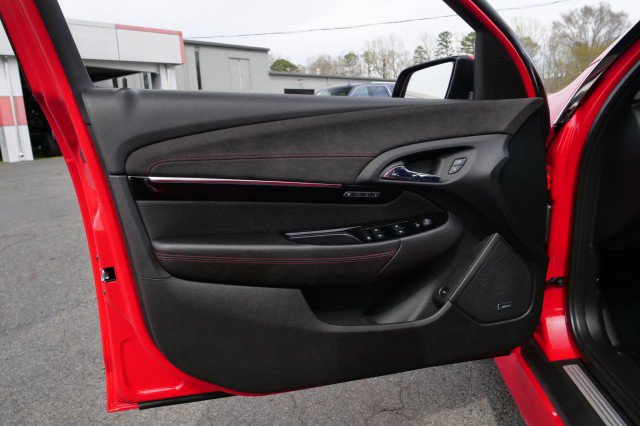 Used 2015 Chevrolet SS / 6.2L V8 / Sunroof / Heated & image 18