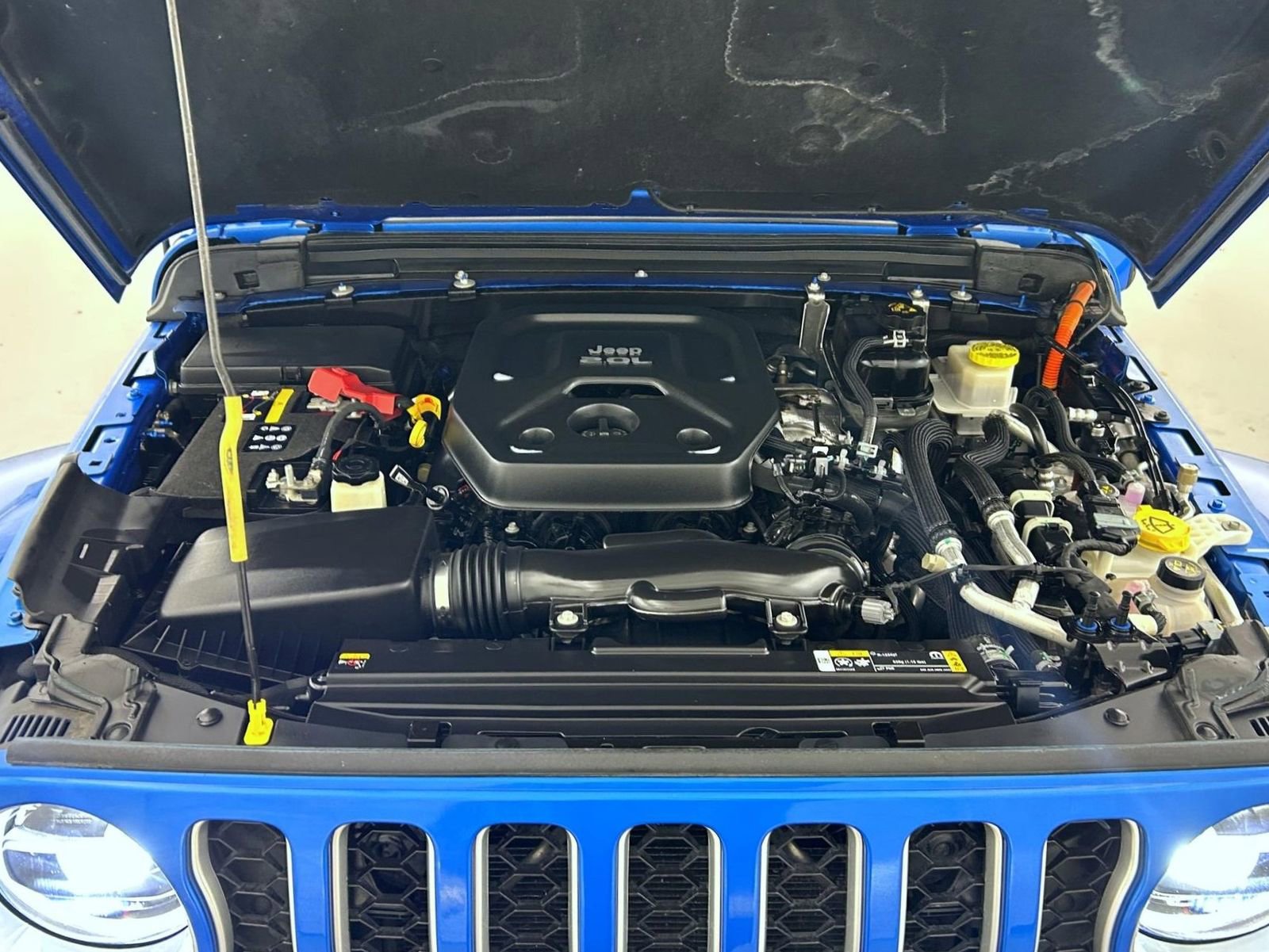 Certified 2022 Jeep Wrangler Unlimited Sahara w/ Cold Weather Group image 24